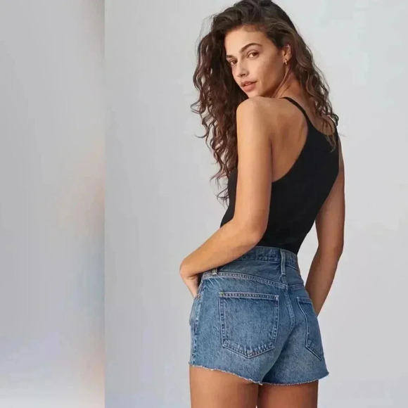 Aritzia Denim Forum
The Yoko Short NEW WITH TAG - Picture 2 of 5